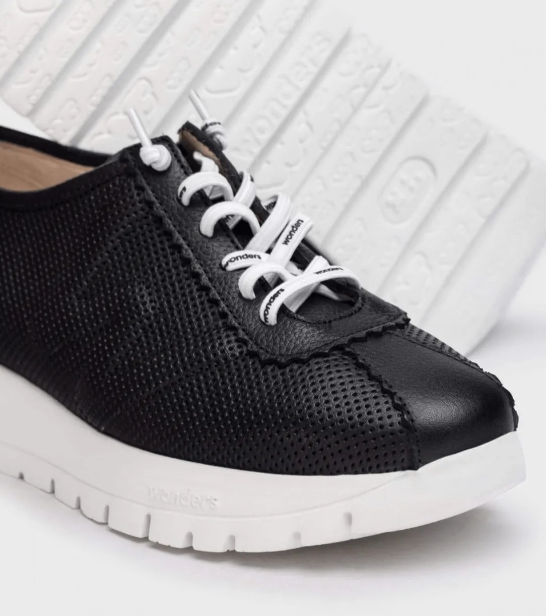 A2424 Black Leather Sneaker