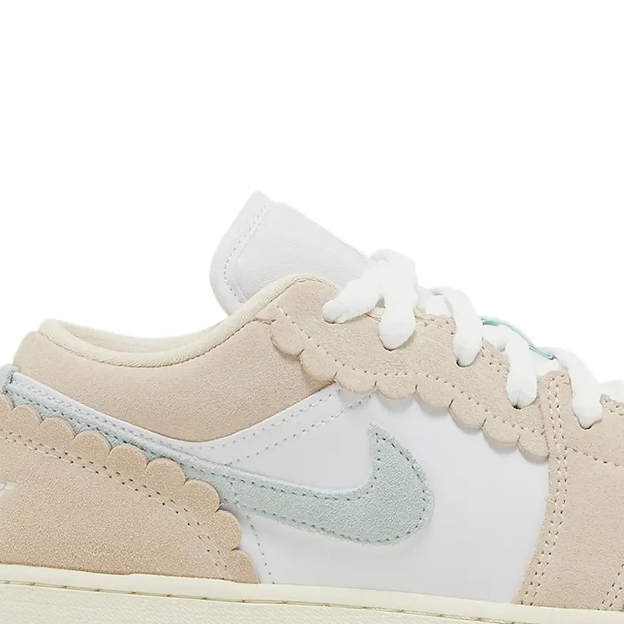 Air Jordan 1 Low SE 'Scalloped Edge Guava Ice' GS (2023)