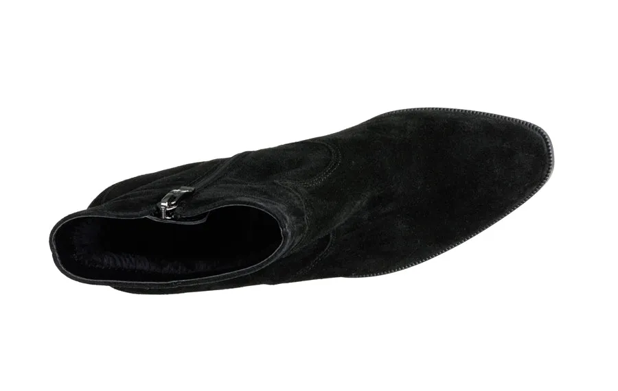 Ara Hunter Black