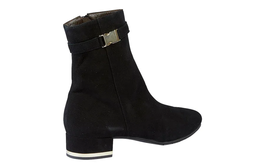 Br Capricorn Black