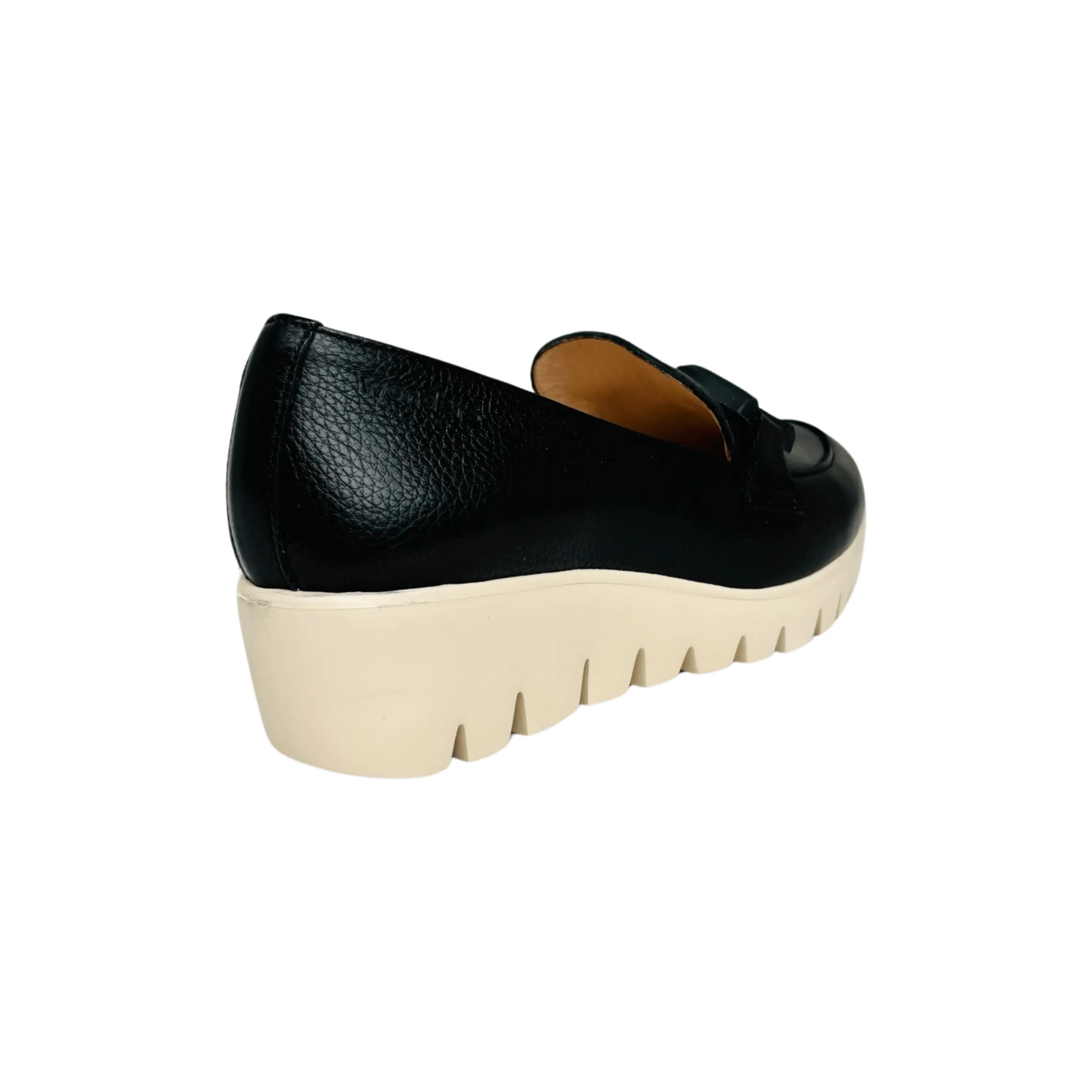 C33311 Black Leather Platform Loafer