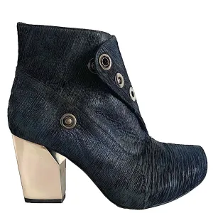 Collier-Navy ankle boot