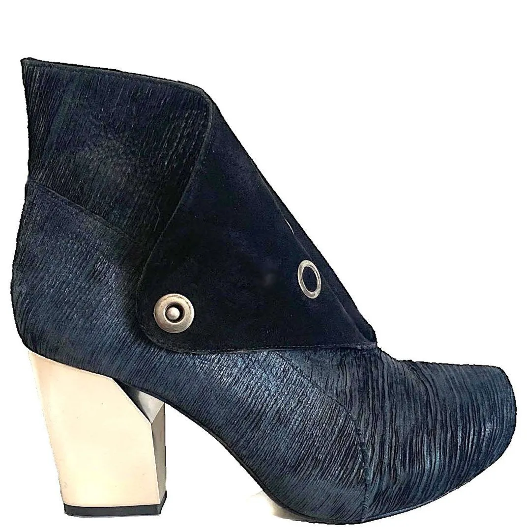 Collier-Navy ankle boot