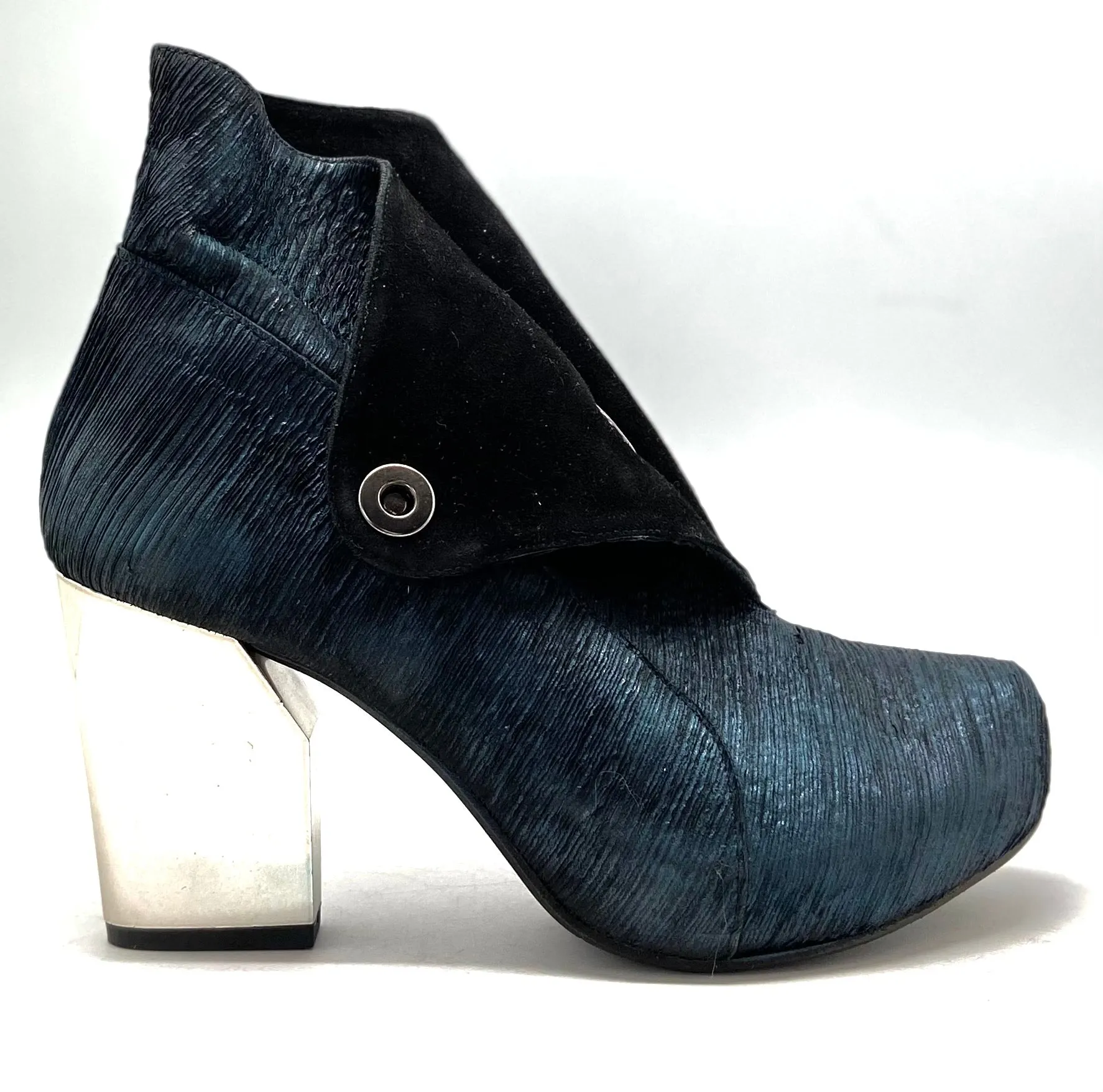 Collier-Navy ankle boot