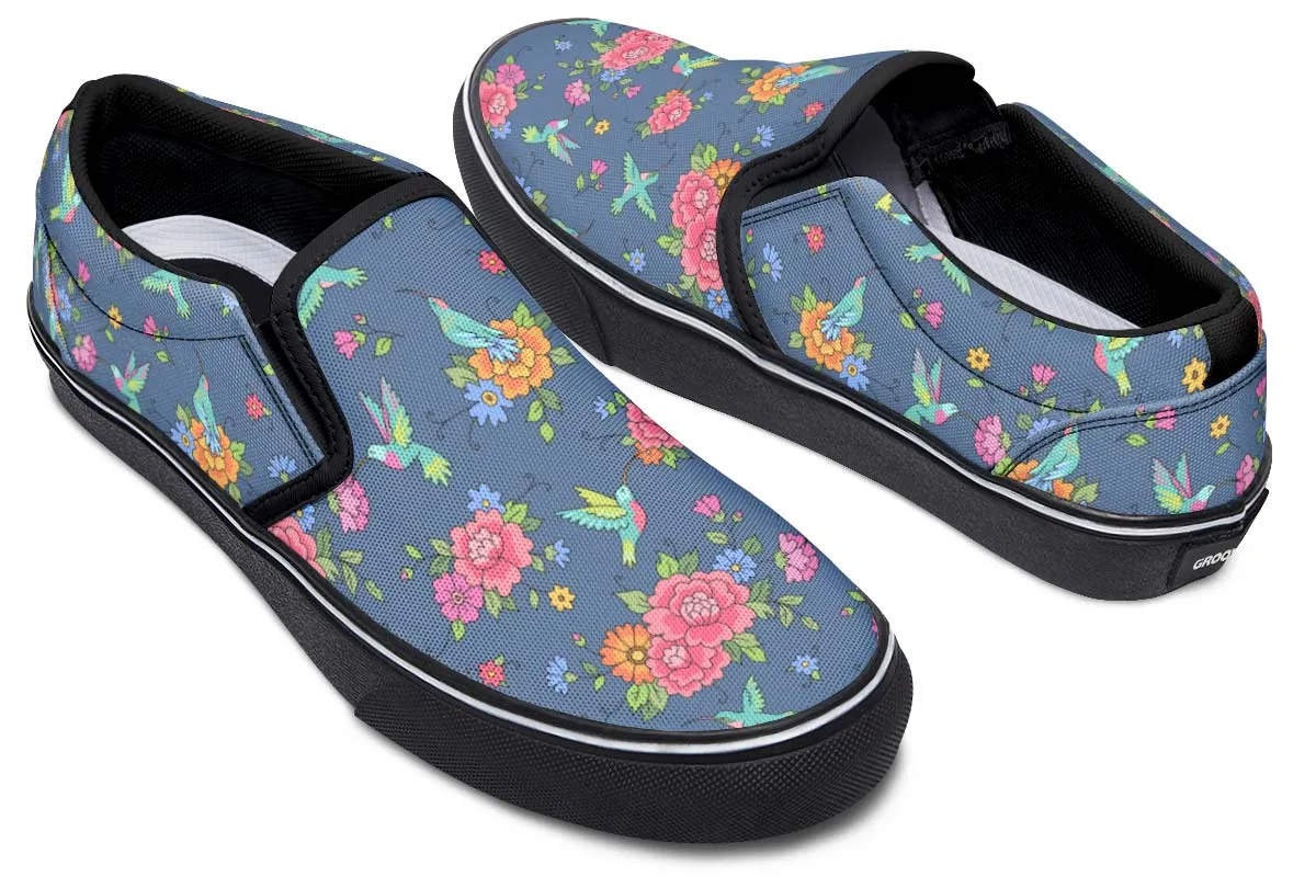 Cute Hummingbirds Pattern Slip-On Shoes