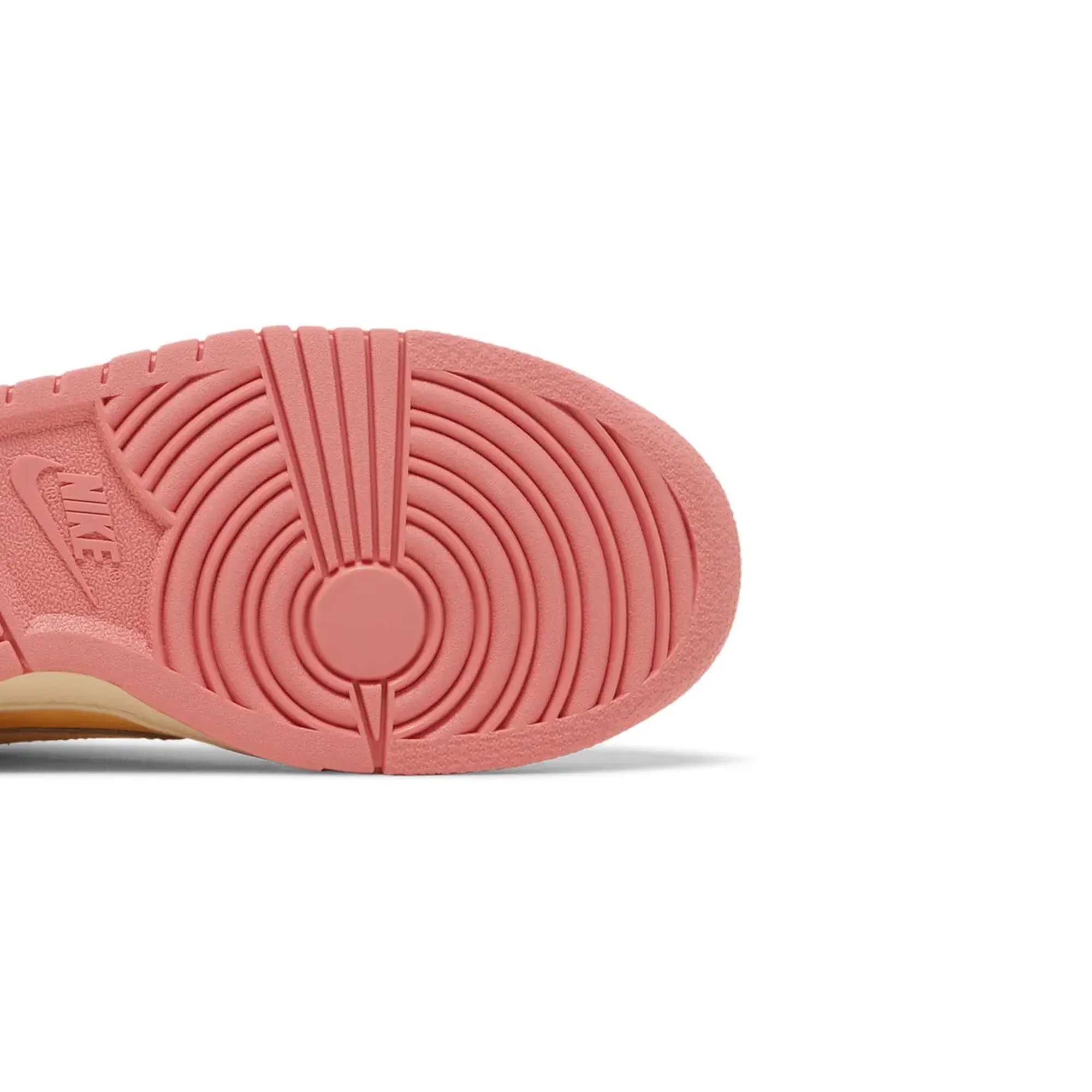 Dunk Low 'Strawberry Peach Cream' GS (2023)