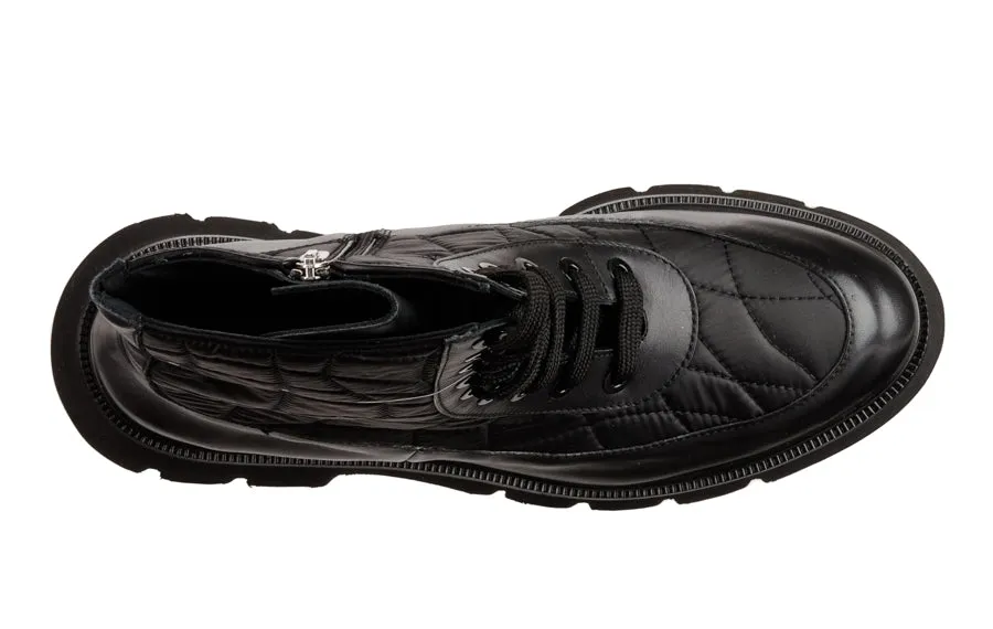 Eva Iris Black