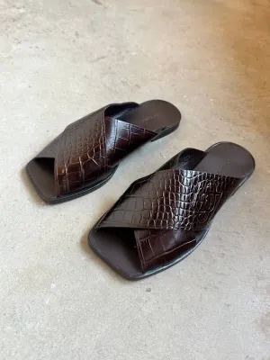 Leather Crossover Sandals In Brown
