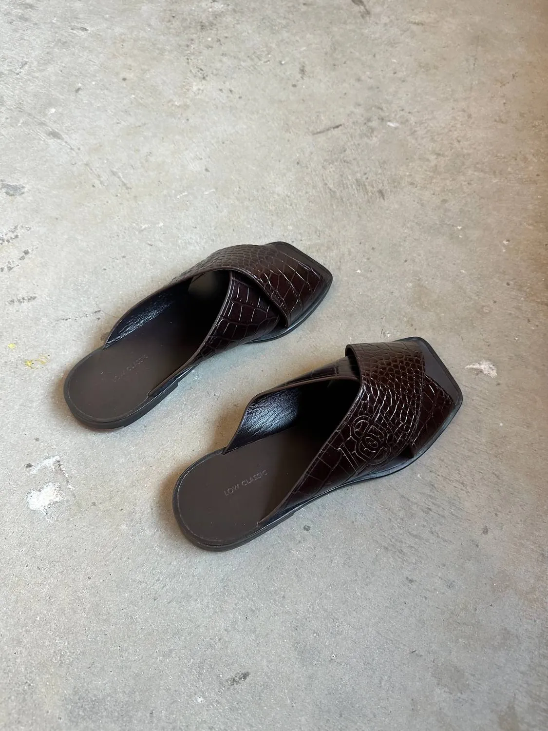 Leather Crossover Sandals In Brown