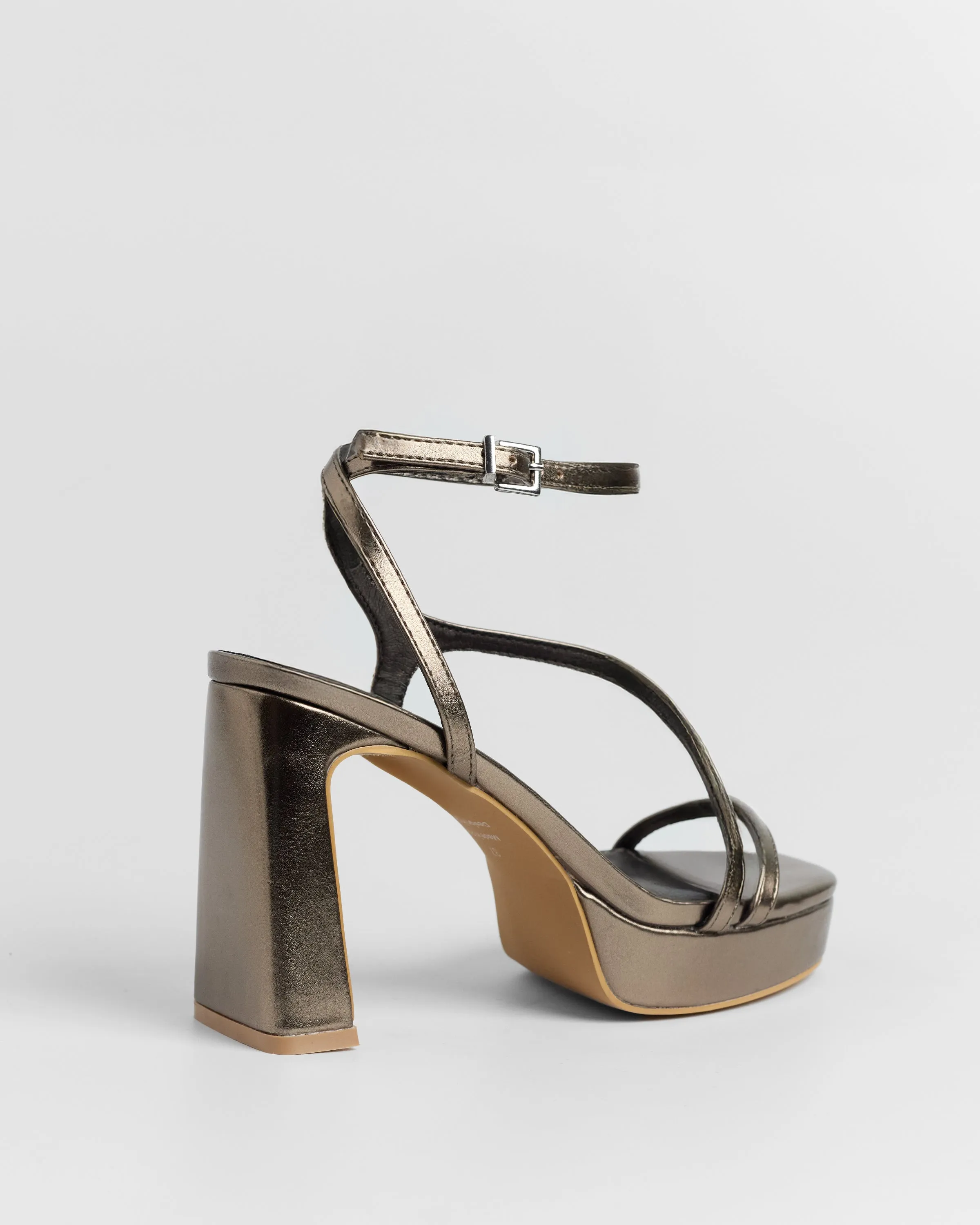 Metallic Nelly