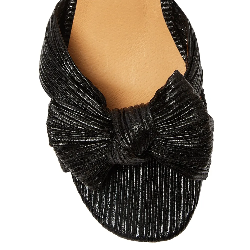 Tiara Heel in Black Pleat